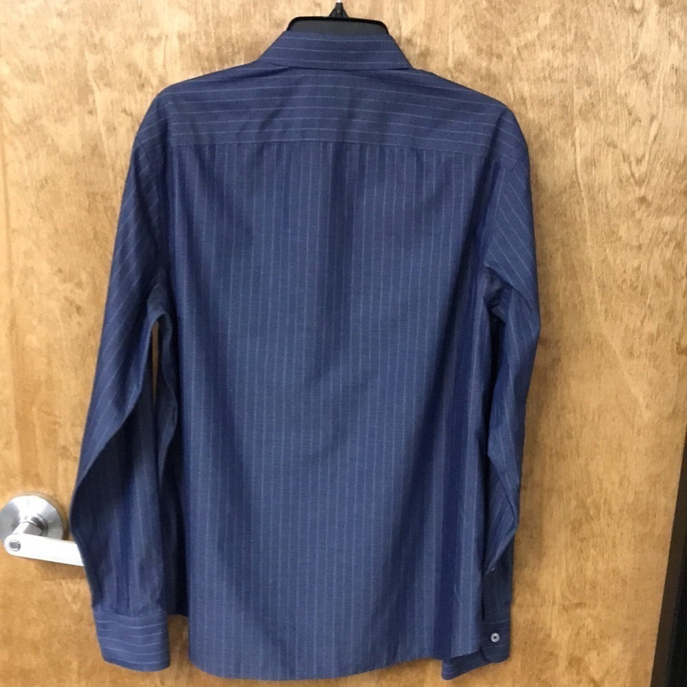 Untuckit Button down shirt - Picture 5 of 10